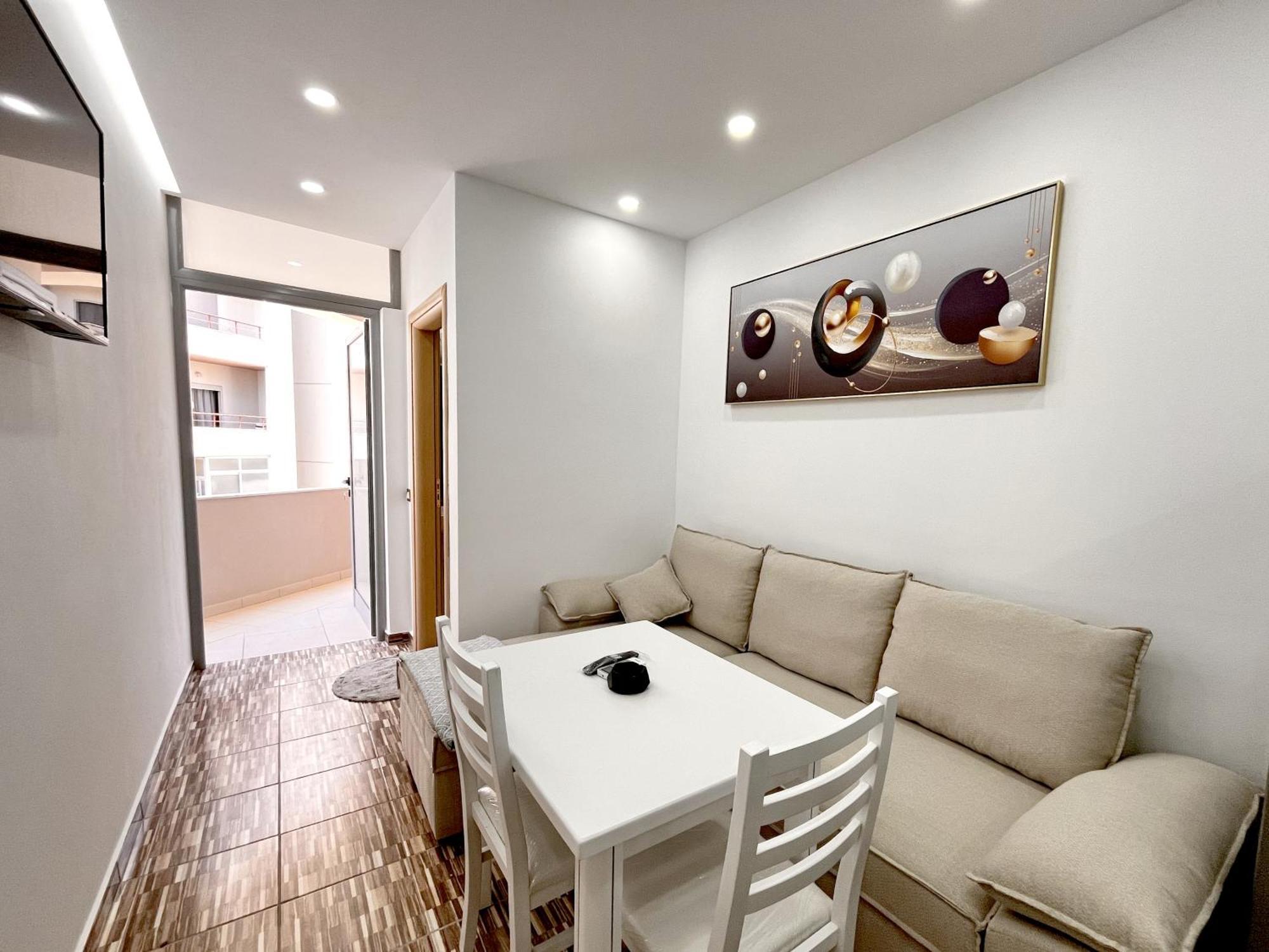 Kam Apartments In The City Center Wlora Zewnętrze zdjęcie