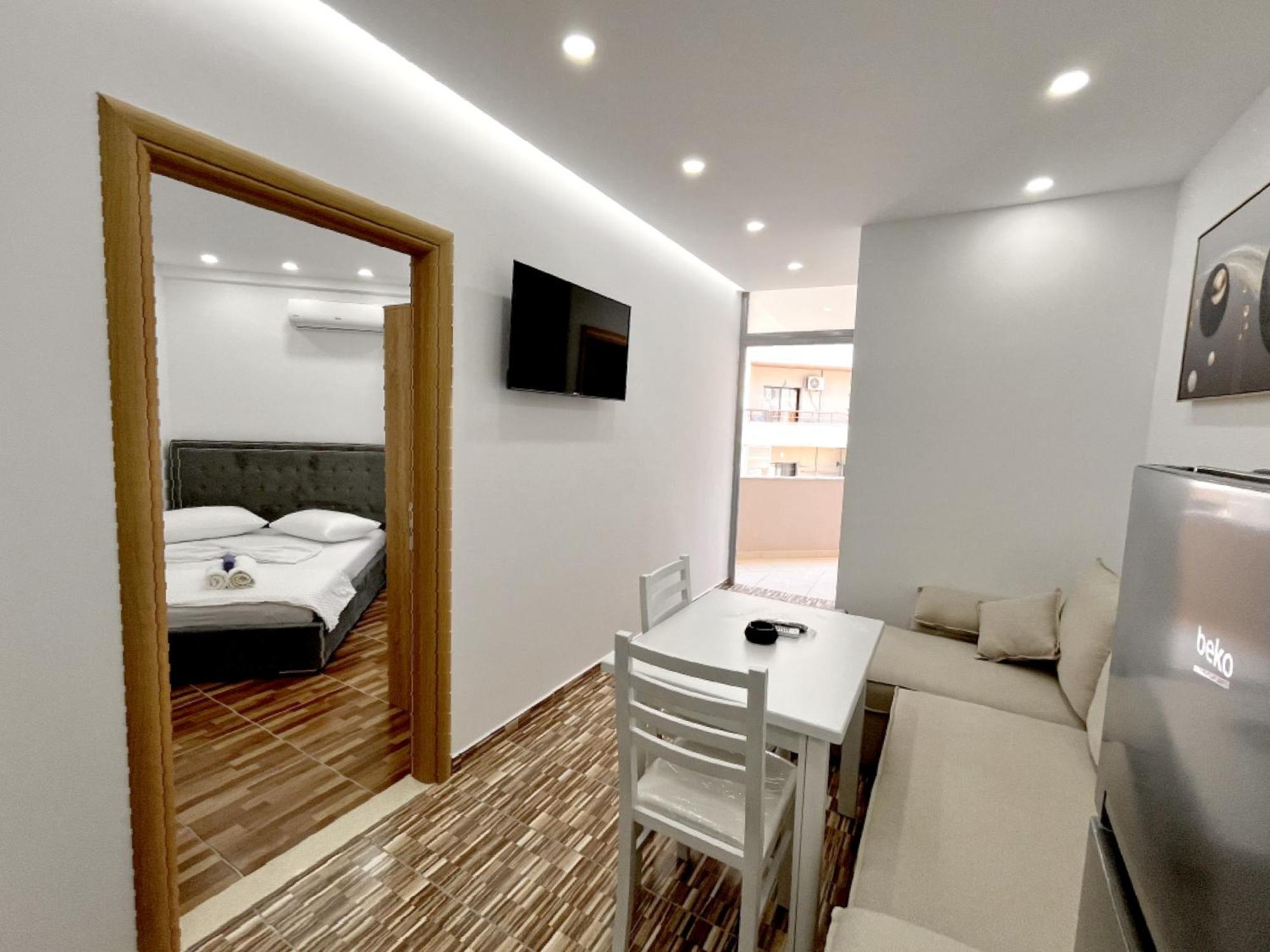 Kam Apartments In The City Center Wlora Zewnętrze zdjęcie